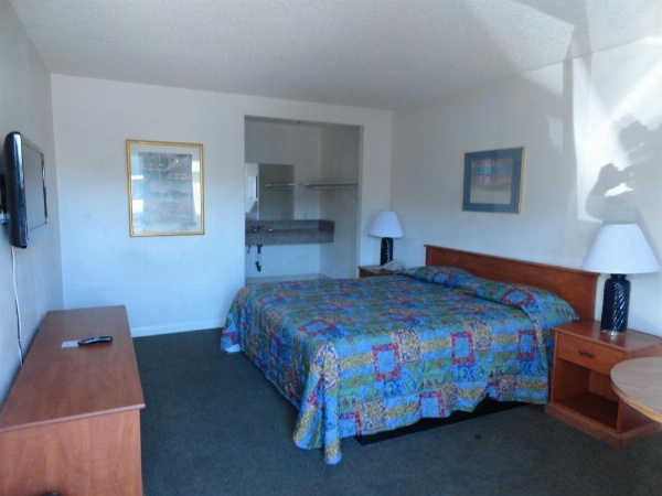 Travel Inn image 15