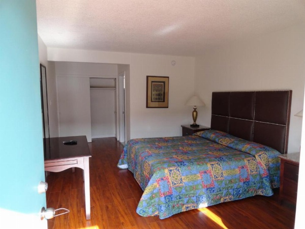 Travel Inn image 17